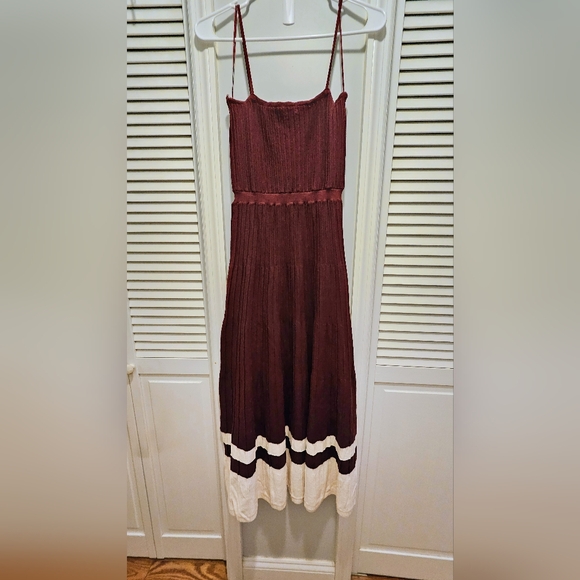PRIMP BOUTIQUE Johanna Knit Color Block Dress in Merlot (L) - Picture 4 of 5